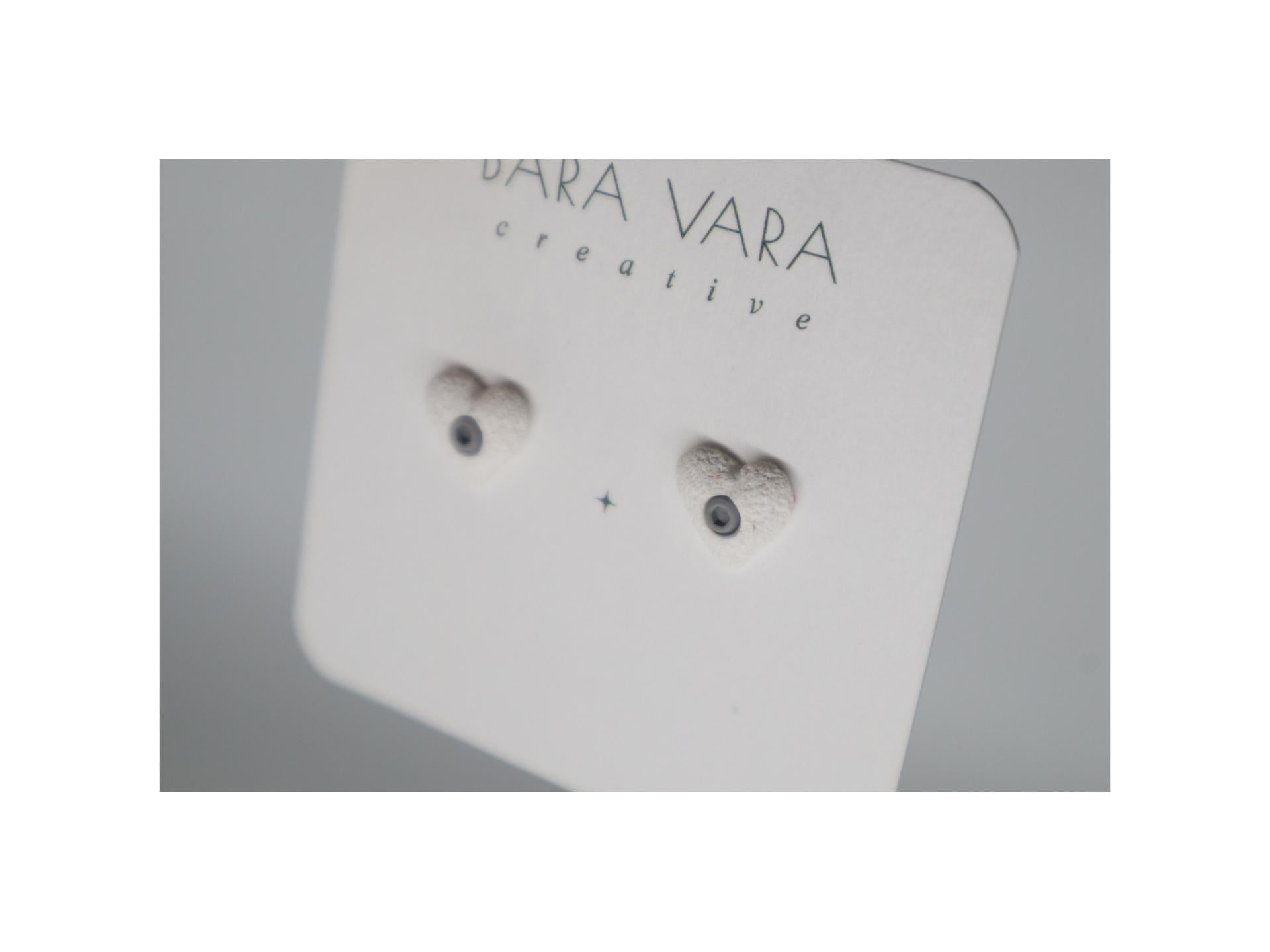 Bara Vara Creative Earrings - White Heart - Happy Biner